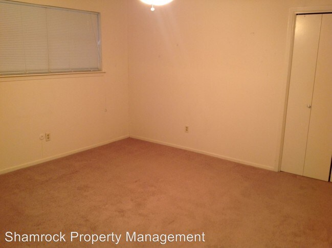 Building Photo - 2 br, 1.5 bath House - 7308-A Sanger Ave.
