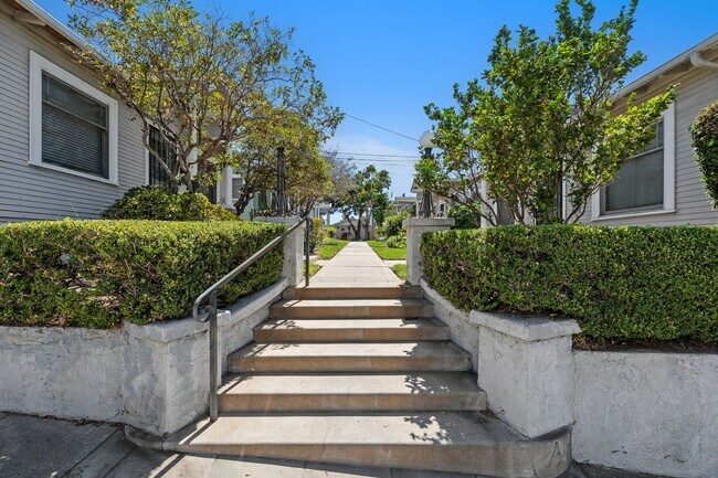 Foto del edificio - 1819 University Ave