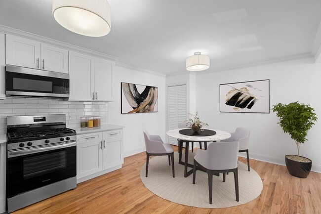 Building Photo - 5 Poplar St