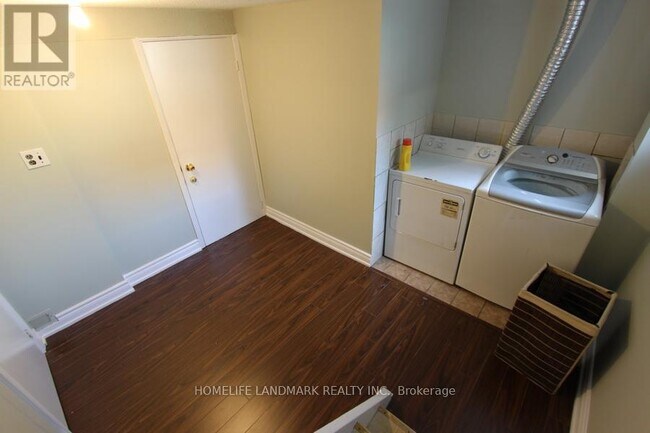 Building Photo - 320 Crosby Ave