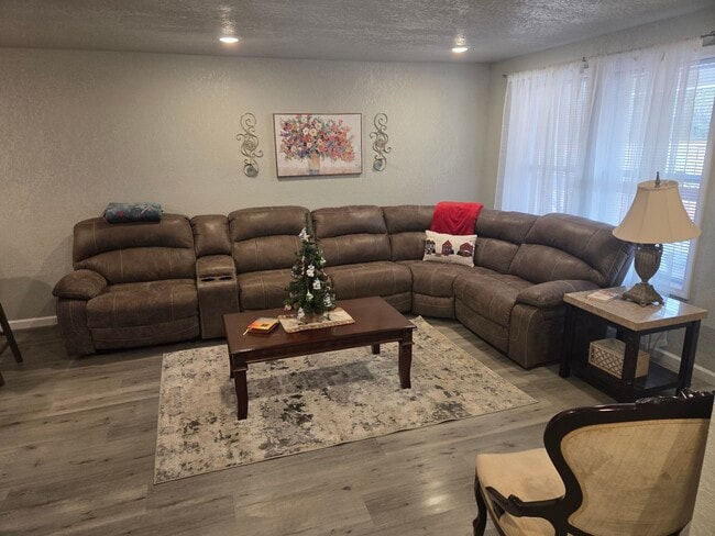 Foto del edificio - 2741 May St