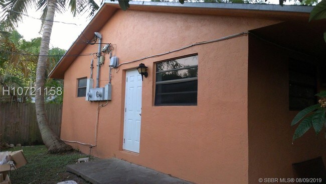 Building Photo - 39 SE 4th Terrace