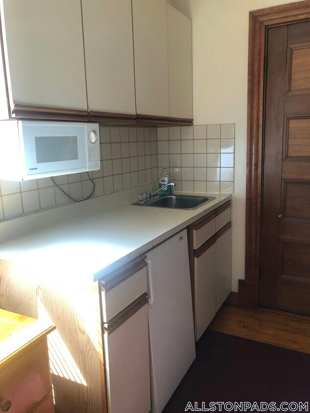 Primary Photo - 36 Linden St