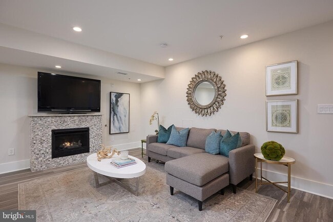 Foto del edificio - 34 Channing St NW