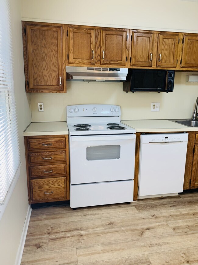 Foto del edificio - 64 Queen Ave