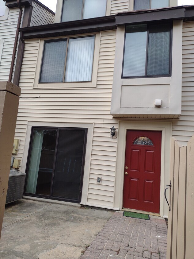 9916 Forest View Pl, Montgomery Village, MD 20886 Townhome Rentals in