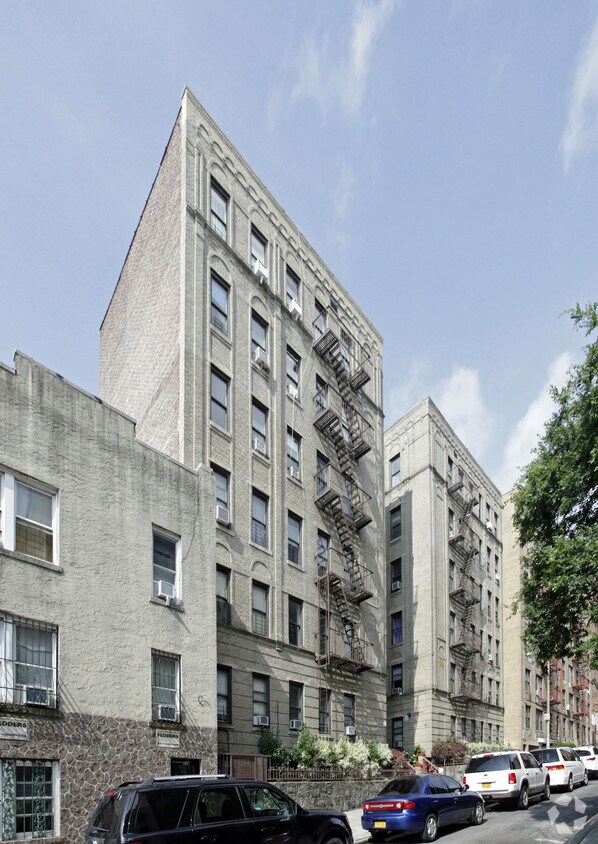 Building Photo - 226 E 203rd St