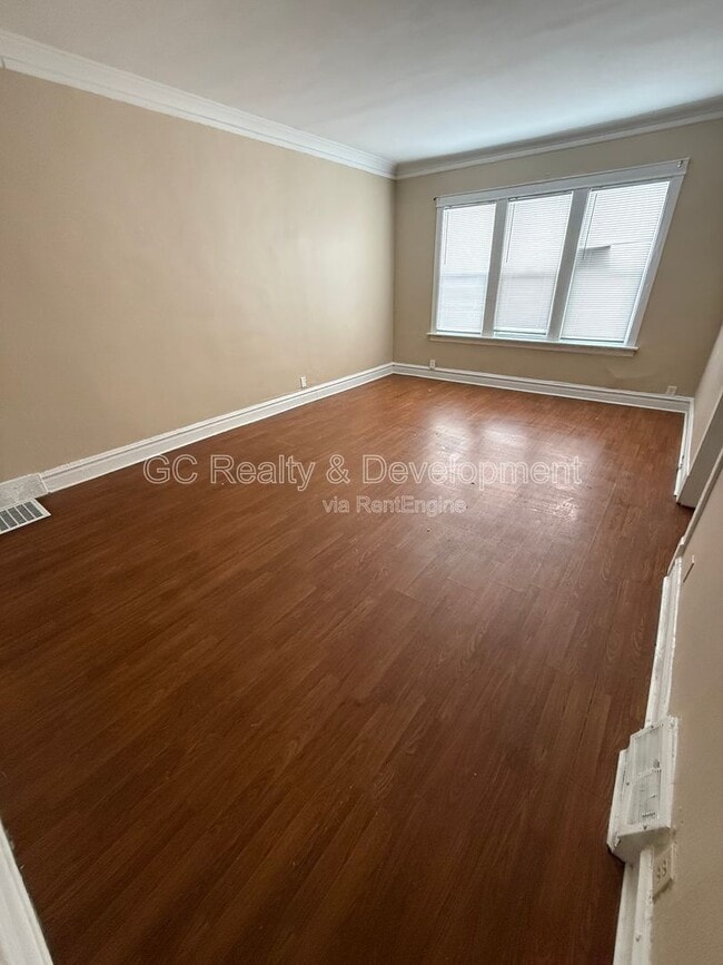 Foto del edificio - 8637 S Essex Ave