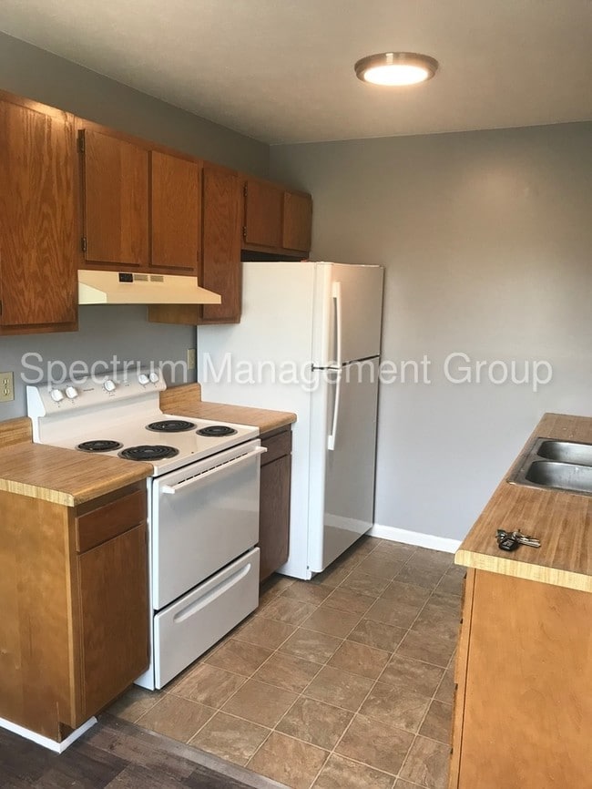 Building Photo - 2 bedroom 1 bath apartment in Greeneville, TN