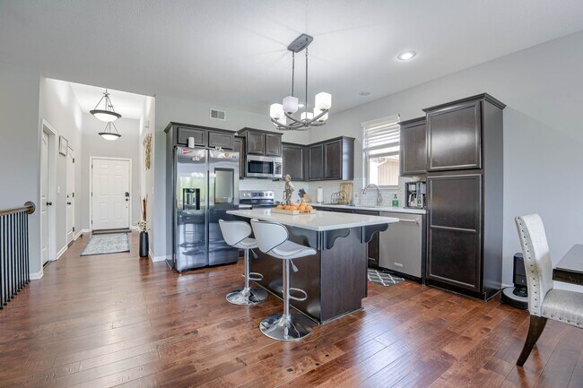 Foto del edificio - 15523 Valley View Dr