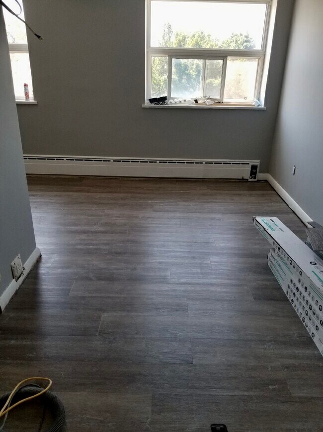 Living room - 2428 Keele St