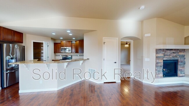 Foto del edificio - 6623 Young Oak Grove