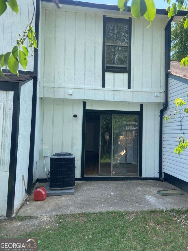 Building Photo - 8238 Canyon Forge Dr