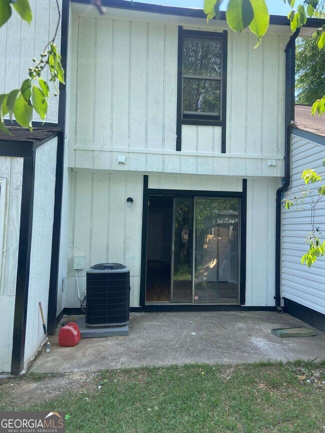 Foto del edificio - 8238 Canyon Forge Dr