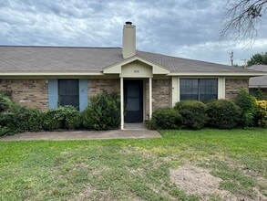 Building Photo - 1414 Chapel Ridge Rd
