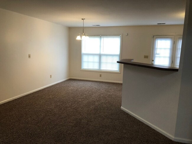 Building Photo - Hamburg area ! Easy access to I-75 !      ...