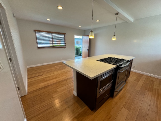Building Photo - 5567 Inglewood Blvd