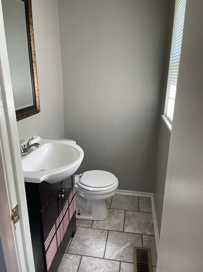 Foto del edificio - 4 bed 2.5 bath