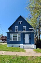 Building Photo - 618 Superior St