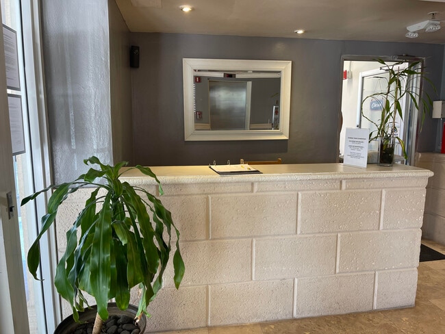 Foto del edificio - 7545 E Treasure Dr