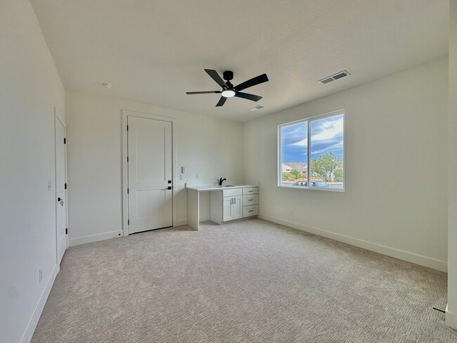Building Photo - 177 N 2650 W