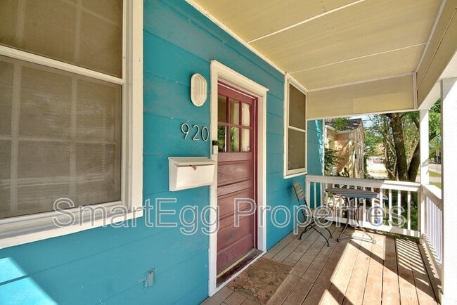 Building Photo - 920 E 51st St