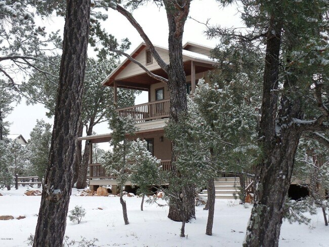 Building Photo - 3421 Whistler's Circle