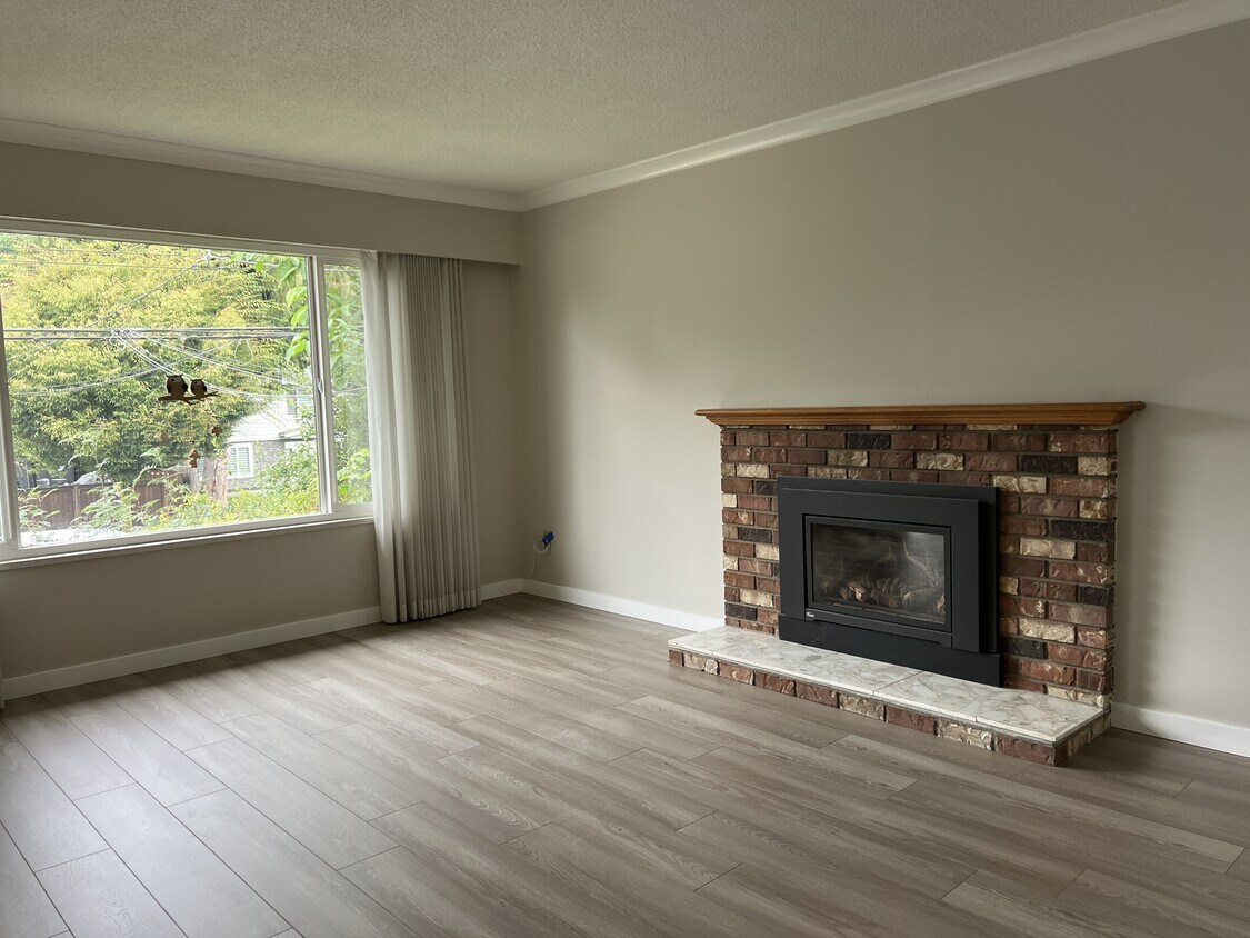 1828 Westminster Ave, Port Coquitlam, BC V3B 1E2 House for Rent in