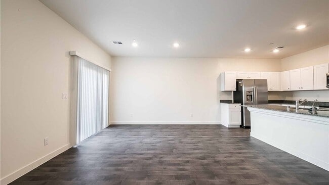 Building Photo - 12749 Epperly St