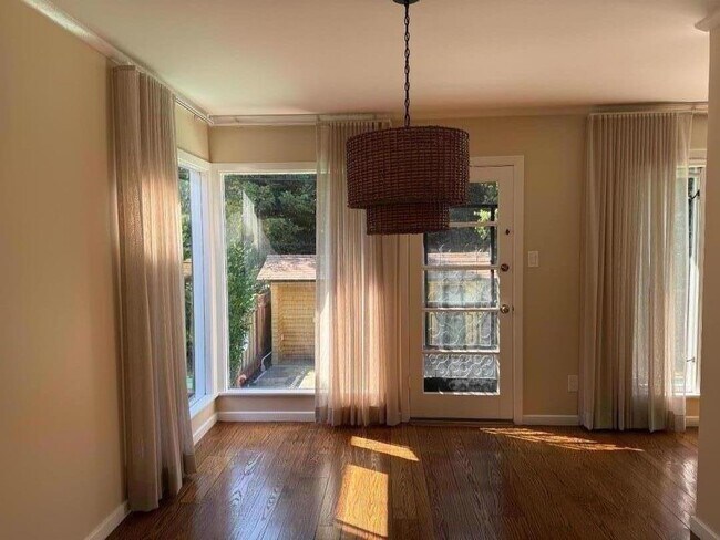 Foto del edificio - 1508 Davis Dr