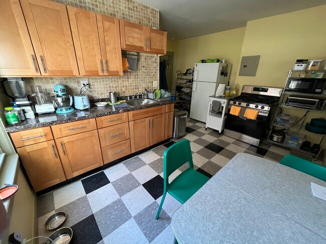 Foto del edificio - 210 Amory St