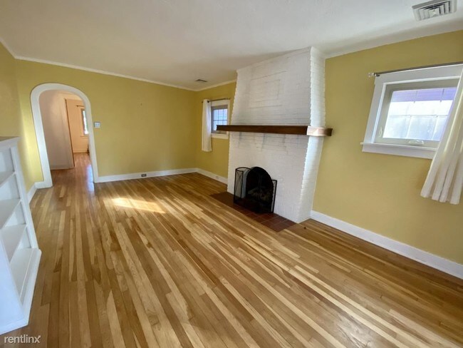 Building Photo - 3 br, 2 bath House - 330 McCully St