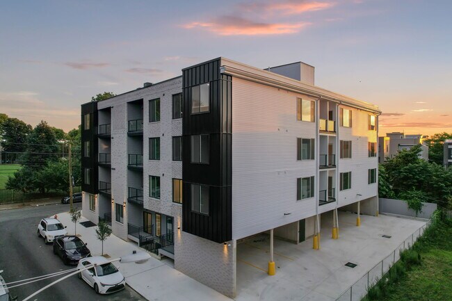 Foto del edificio - 2625 W Jefferson St