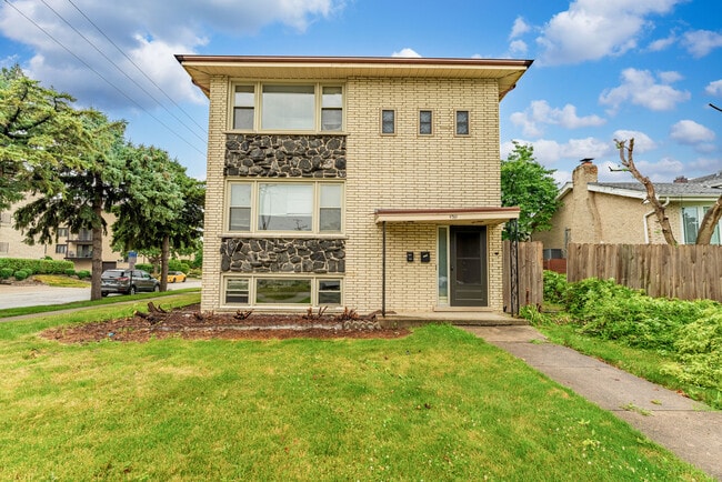 Building Photo - 9301 Kolmar Ave
