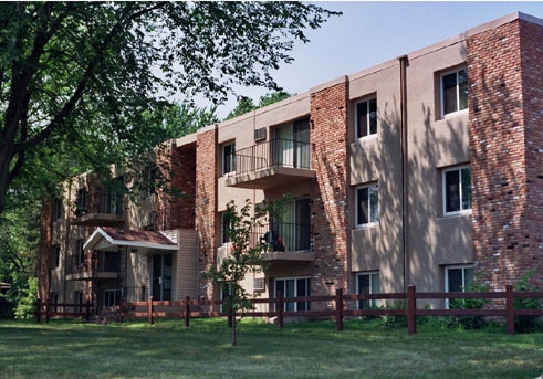 Primary Photo - Elmwood Apartments