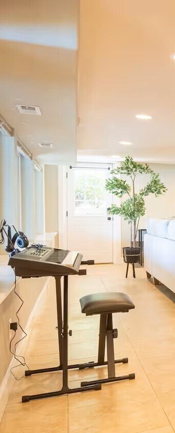 Foto principal - 5627 Illahee Road NE