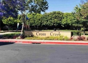 Building Photo - 700 Old Oak Ln