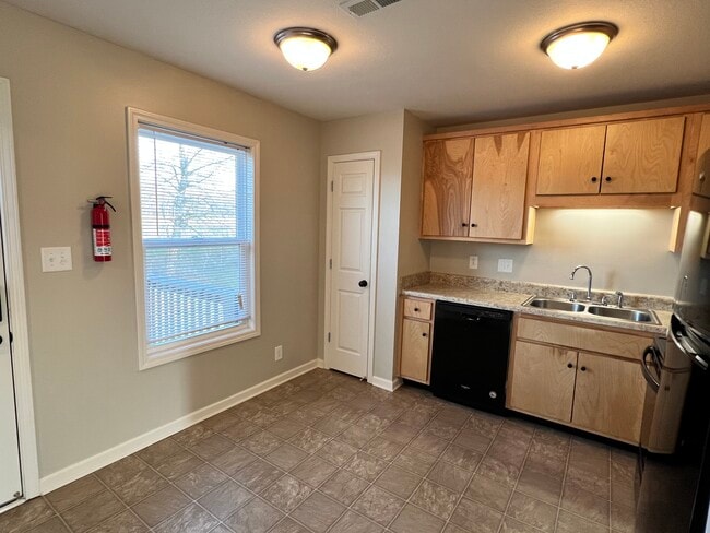 Building Photo - 533 Patriot Park Ct