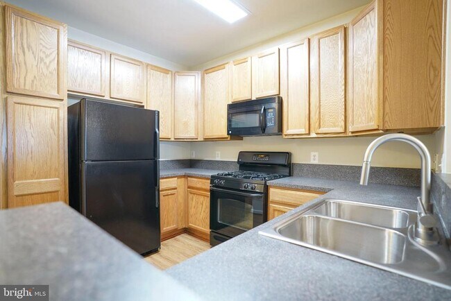 Foto del edificio - 1311 Karen Blvd