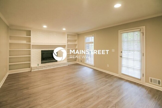 Foto del edificio - 4 Bedroom Pet-Friendly Home in Fayetteville, GA with Main Street Renewal