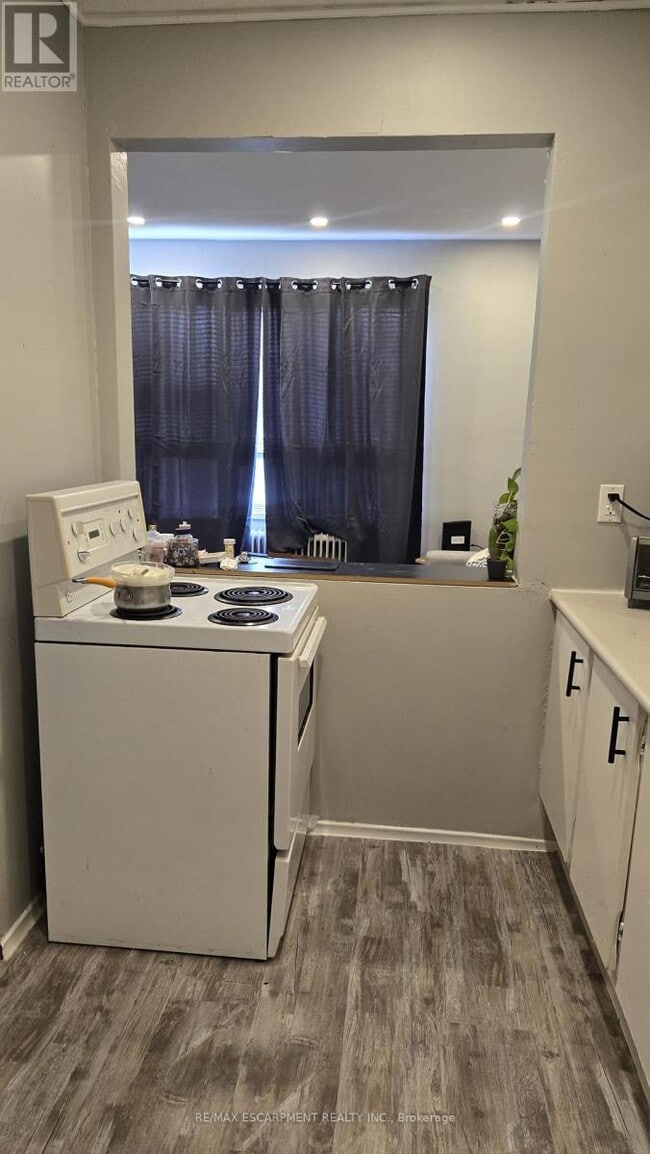 Building Photo - 37 Mericourt Rd