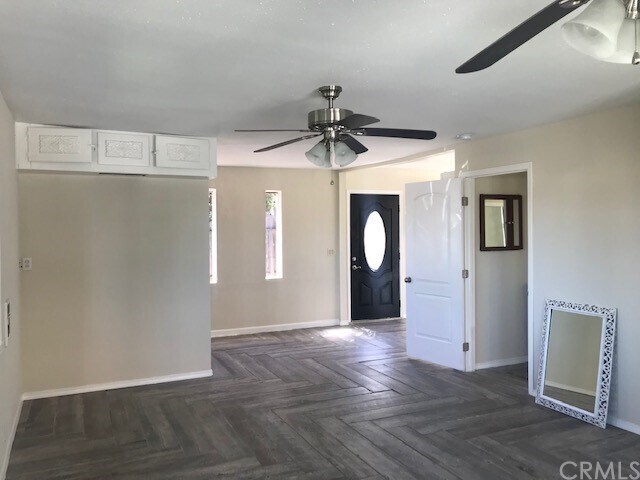 Foto del edificio - 7842 Speer Drive