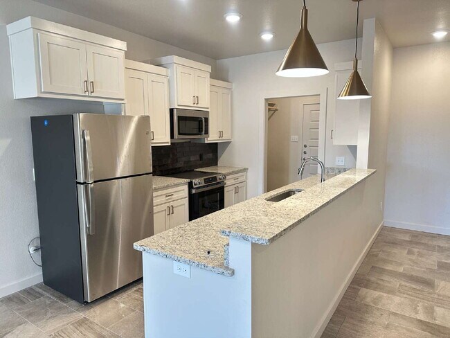 Foto del edificio - Brand new townhomes in Frenship ISD!