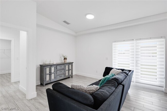 Foto del edificio - 2712 Embers Pkwy W