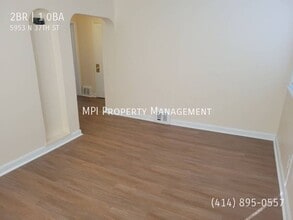 Building Photo - 5953 N 37th St