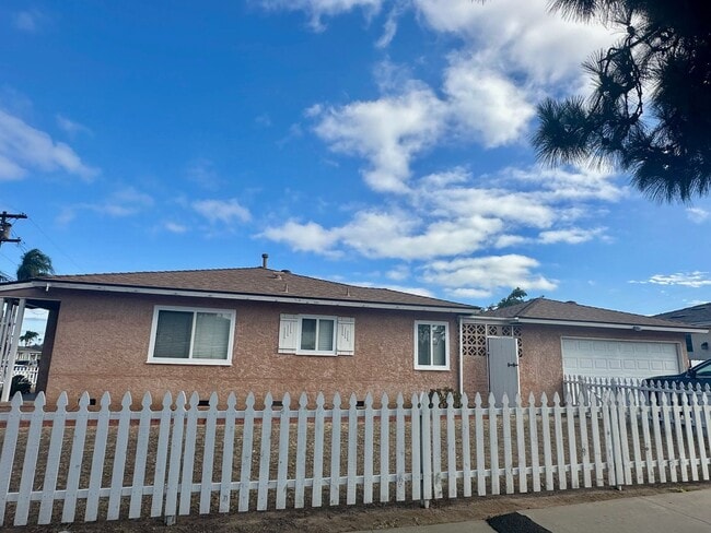Building Photo - Large home in West Chula Vista