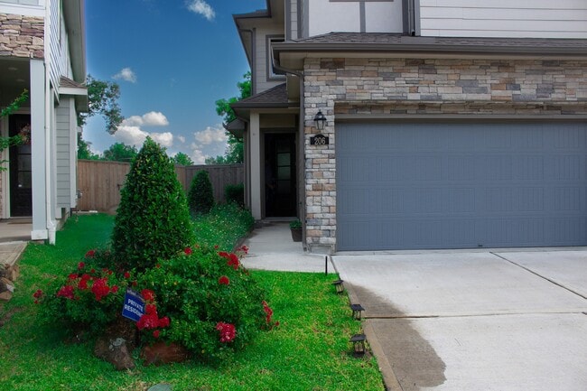 Building Photo - 206 Fulton Station Dr