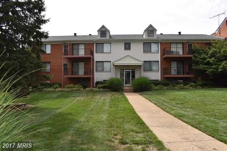 125 Clubhouse Dr SW Unit 4, Leesburg, VA 20175 Condo for Rent in