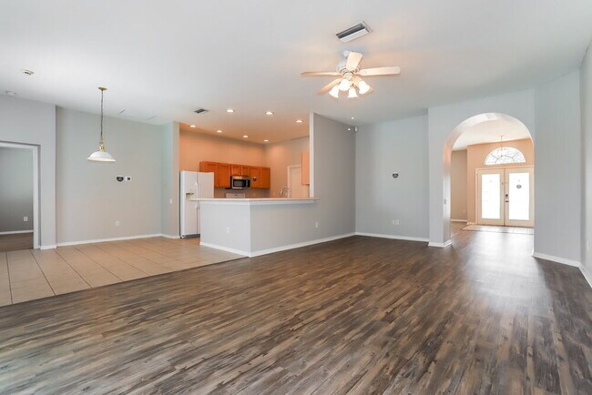 Foto del edificio - 22135 Red Jacket Ln