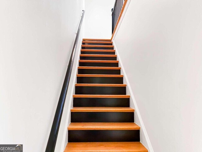 Building Photo - 463 Bartram St SE